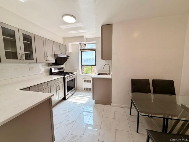 85-14 Broadway 3L, Elmhurst, NY 11373