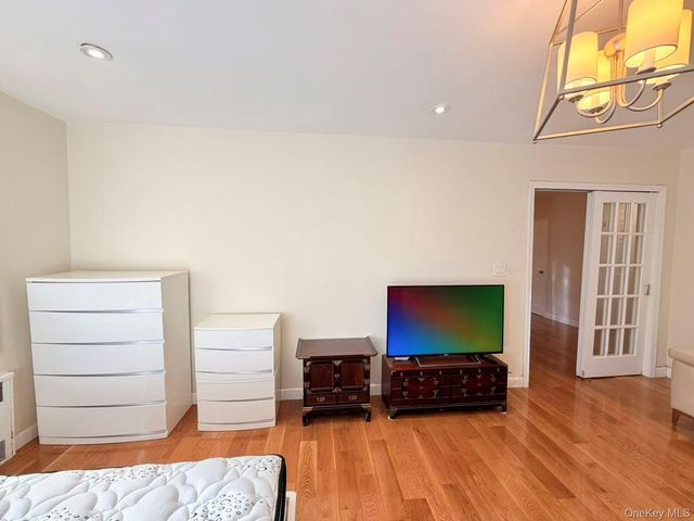 85-14 Broadway 3L, Elmhurst, NY 11373