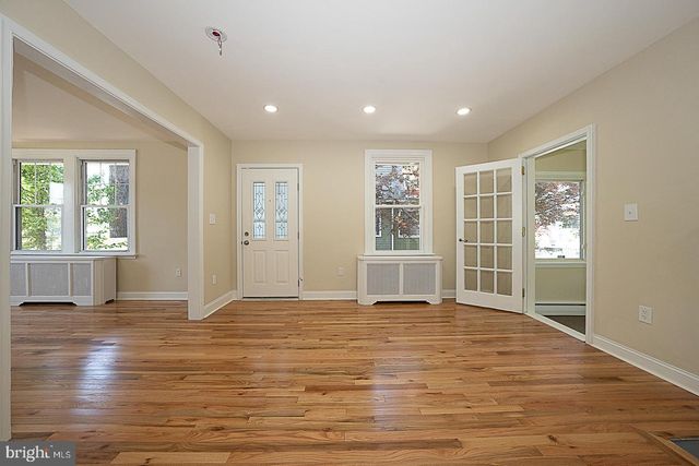 34 LEXINGTON AVE, Lansdowne, PA 19050