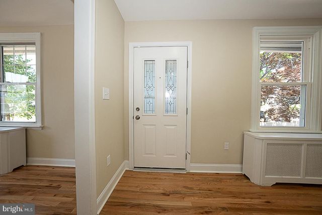 34 LEXINGTON AVE, Lansdowne, PA 19050