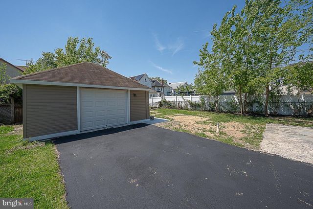 34 LEXINGTON AVE, Lansdowne, PA 19050