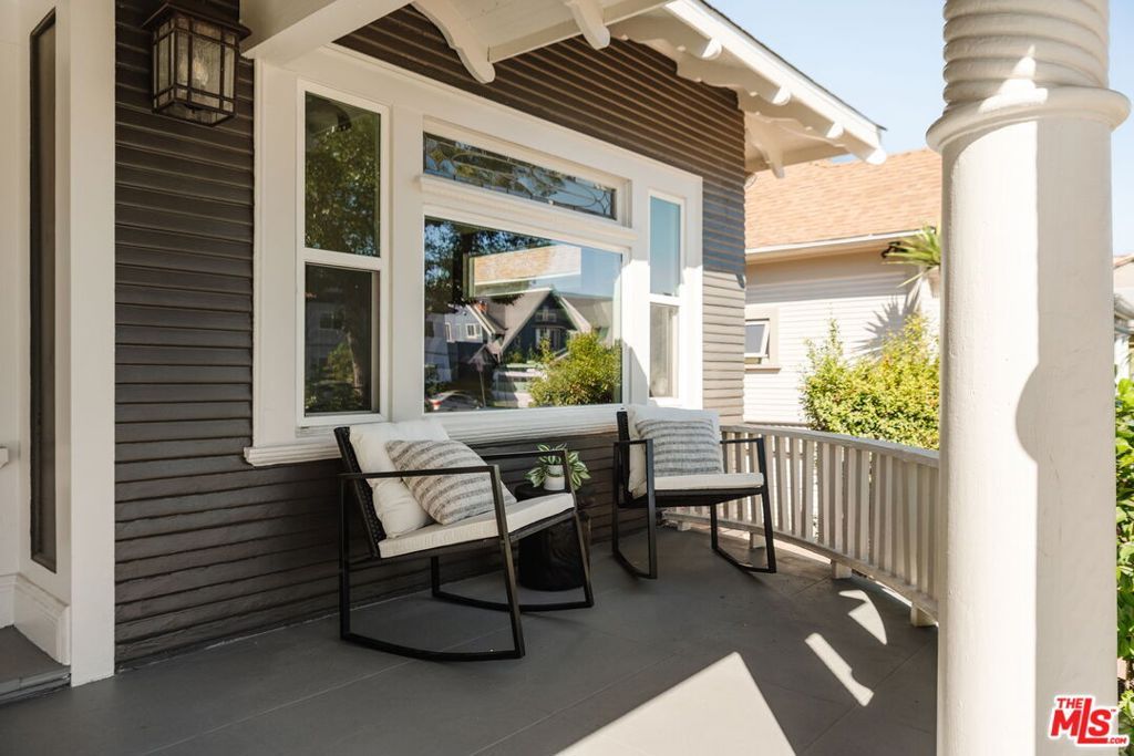 2801 Brighton Avenue, Los Angeles, CA 90018 — photo 2