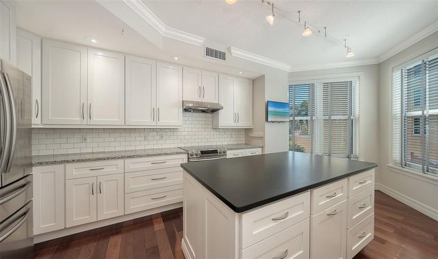 393 N POINT ROAD 301, Osprey, FL 34229