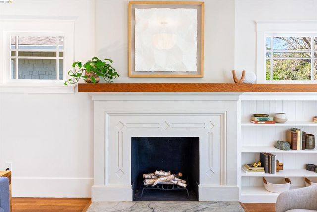 33 Ramona Ave, Oakland, CA 94611