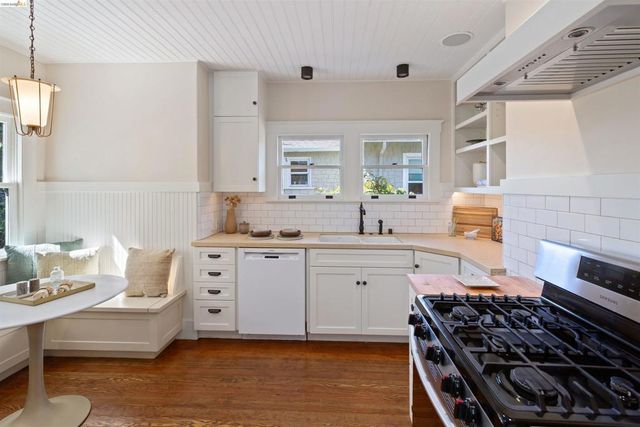 33 Ramona Ave, Oakland, CA 94611