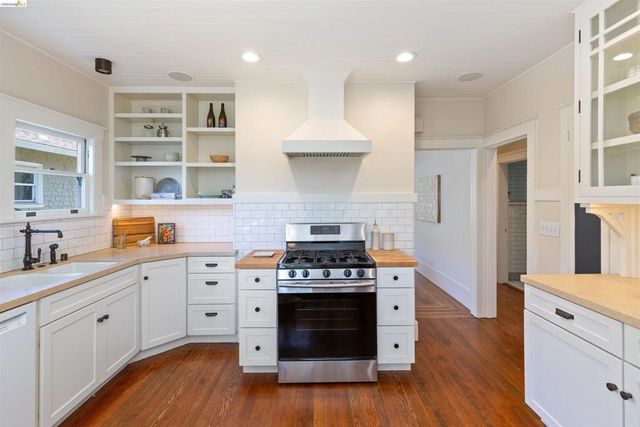 33 Ramona Ave, Oakland, CA 94611