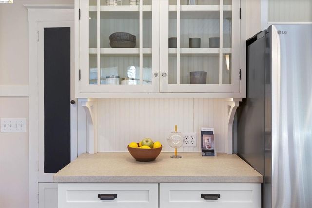 33 Ramona Ave, Oakland, CA 94611