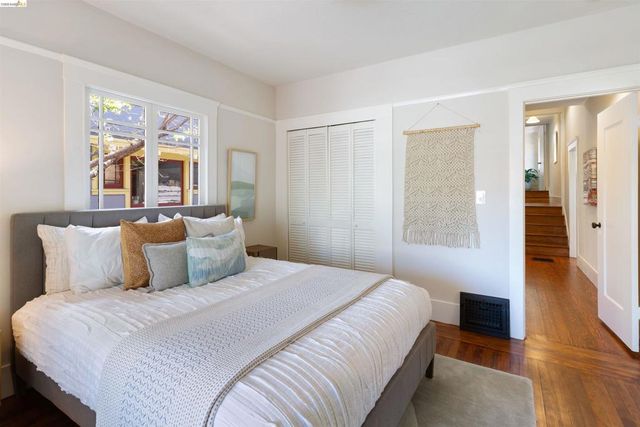 33 Ramona Ave, Oakland, CA 94611