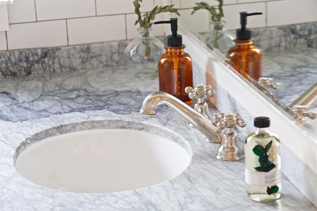 33 Ramona Ave, Oakland, CA 94611