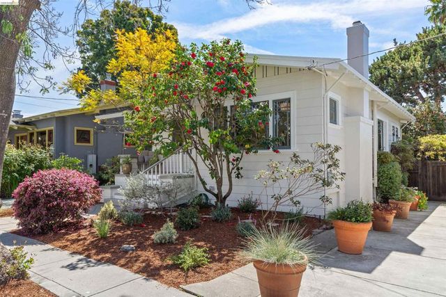33 Ramona Ave, Oakland, CA 94611