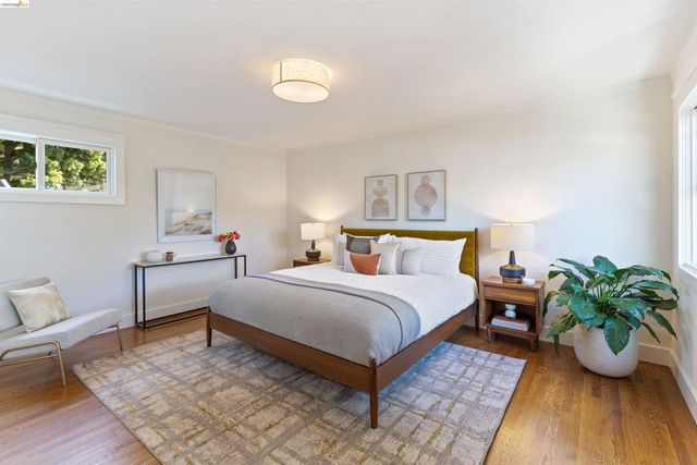 33 Ramona Ave, Oakland, CA 94611