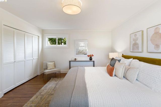 33 Ramona Ave, Oakland, CA 94611