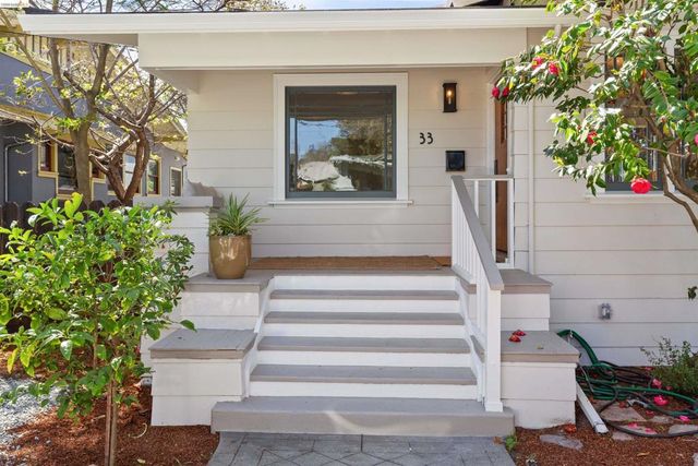33 Ramona Ave, Oakland, CA 94611