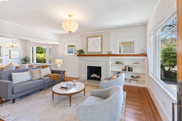 33 Ramona Ave, Oakland, CA 94611