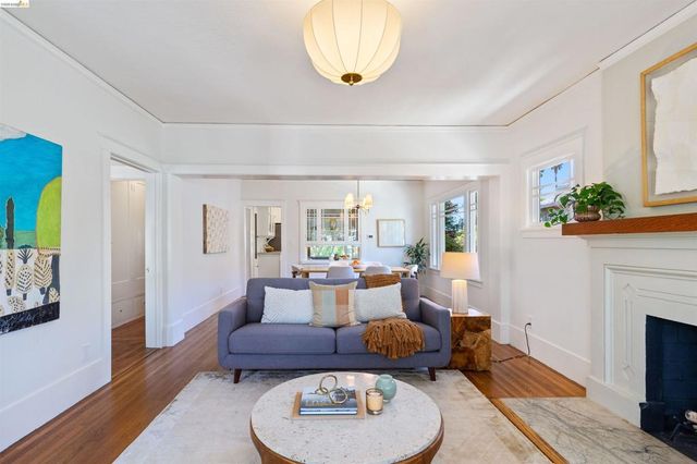 33 Ramona Ave, Oakland, CA 94611