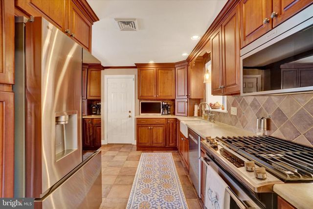 115 HAYWARD HTS, Glen Rock, PA 17327
