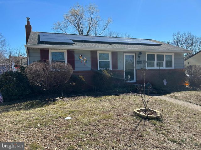 126 E MILITARY DR, National Park, NJ 08063