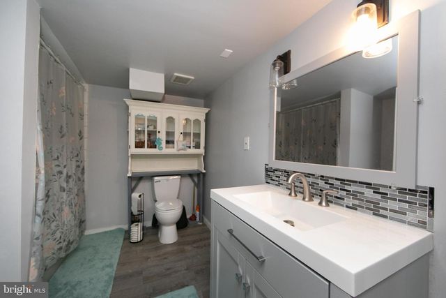 126 E MILITARY DR, National Park, NJ 08063