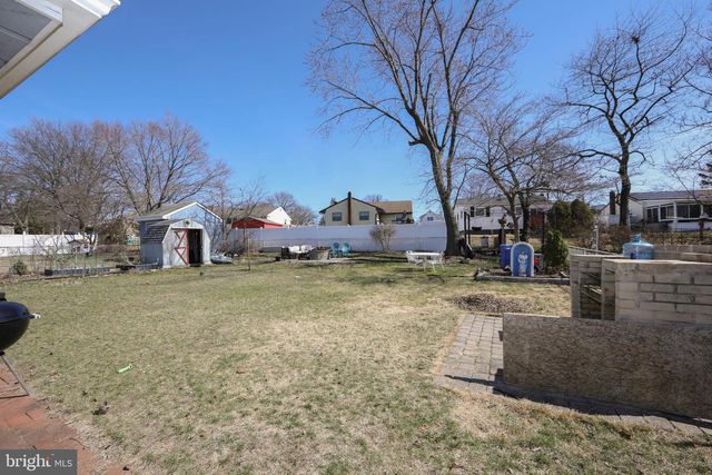 126 E MILITARY DR, National Park, NJ 08063