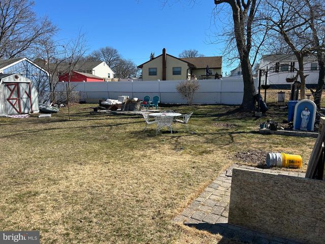 126 E MILITARY DR, National Park, NJ 08063