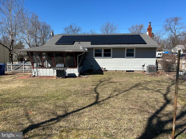 126 E MILITARY DR, National Park, NJ 08063