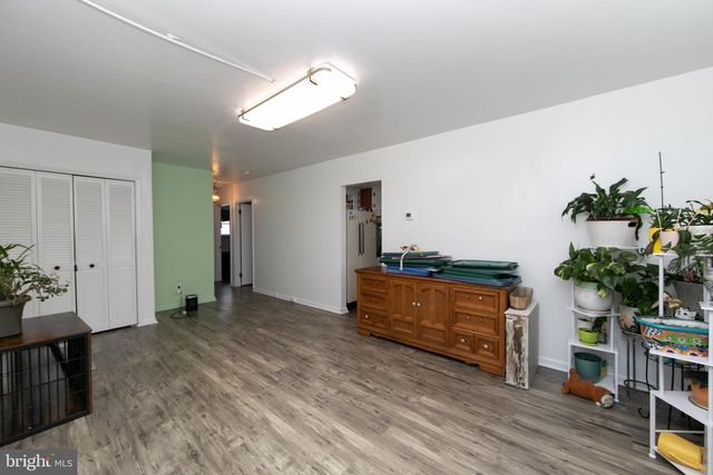 126 E MILITARY DR, National Park, NJ 08063