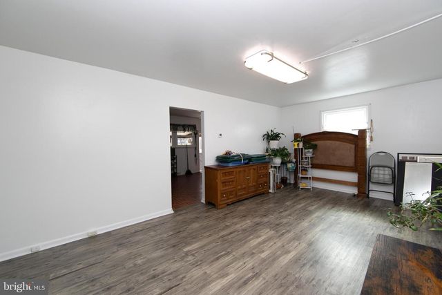126 E MILITARY DR, National Park, NJ 08063