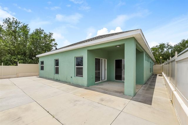 1221 LONGVILLE CIRCLE, Tavares, FL 32778