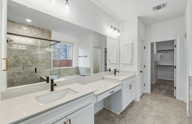 100 Darlington CT, Liberty Hill, TX 78642