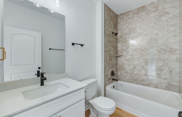 100 Darlington CT, Liberty Hill, TX 78642