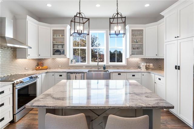 6435 Looper Lake Drive, Flowery Branch, GA 30542