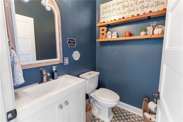 6435 Looper Lake Drive, Flowery Branch, GA 30542