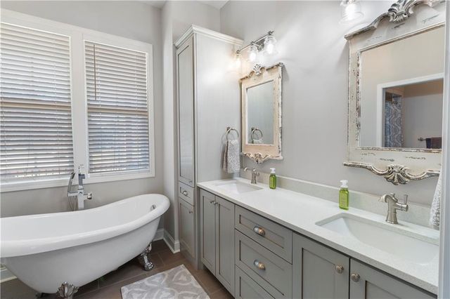 6435 Looper Lake Drive, Flowery Branch, GA 30542
