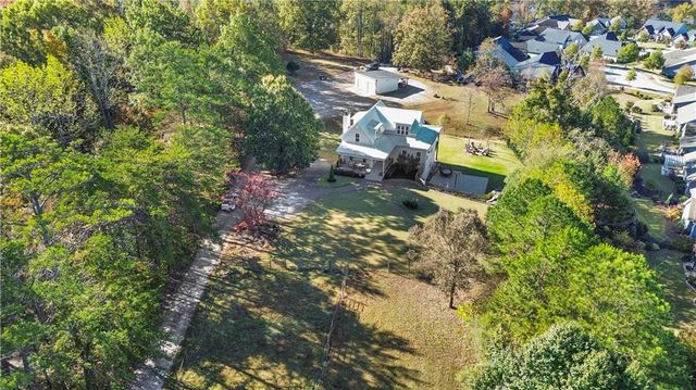 6435 Looper Lake Drive, Flowery Branch, GA 30542