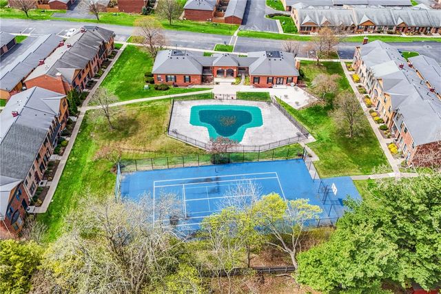 27 Huxley Way, Perinton, NY 14450
