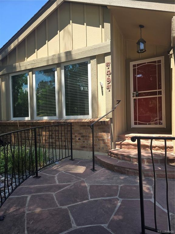 Image 2 of property listing at 7497 E Nichols Place, Centennial, CO 80112