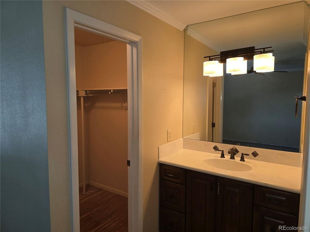 Image 12 of property listing at 7497 E Nichols Place, Centennial, CO 80112