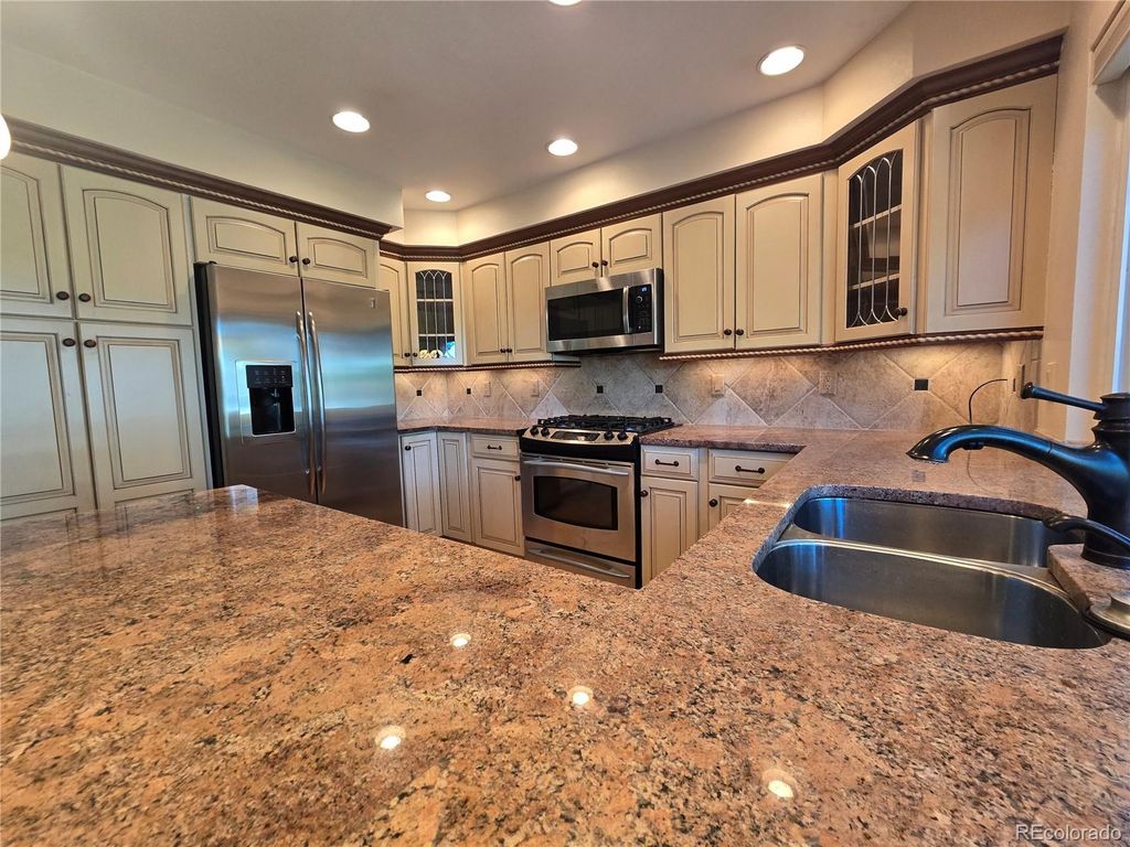 Image 5 of property listing at 7497 E Nichols Place, Centennial, CO 80112