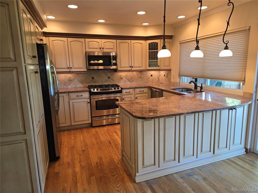 Image 6 of property listing at 7497 E Nichols Place, Centennial, CO 80112
