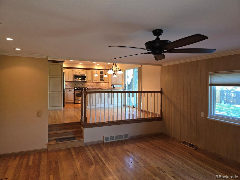 Image 8 of property listing at 7497 E Nichols Place, Centennial, CO 80112