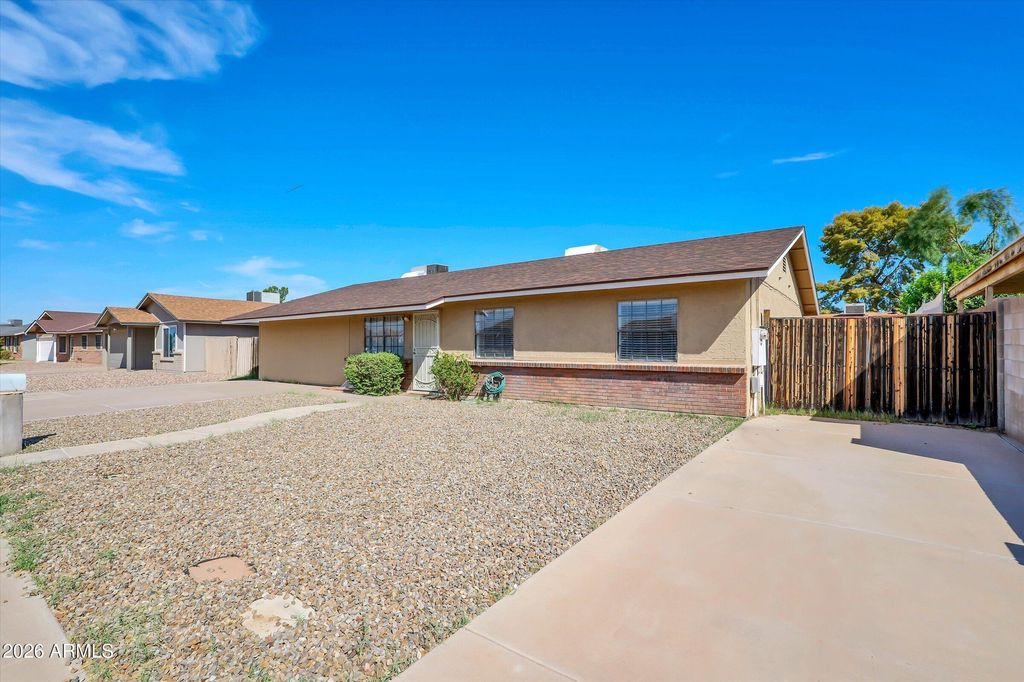 1056 W HACKAMORE Street, Mesa, AZ 85201 — exterior