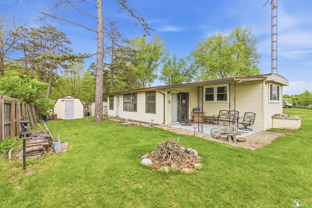 12337 Laird Road, Cambridge Twp, MI 49230