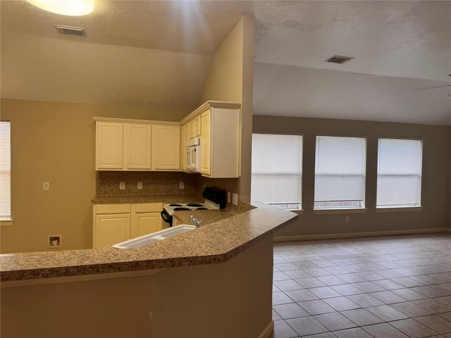 2872 Shallow Brook Lane, Dickinson, TX 77539
