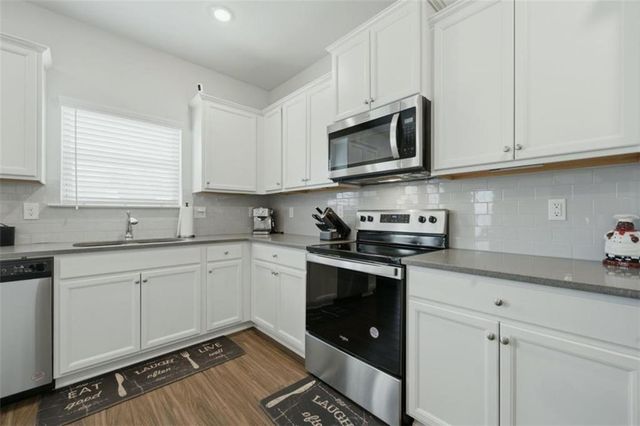 784 Lakehaven Lane, Loganville, GA 30052