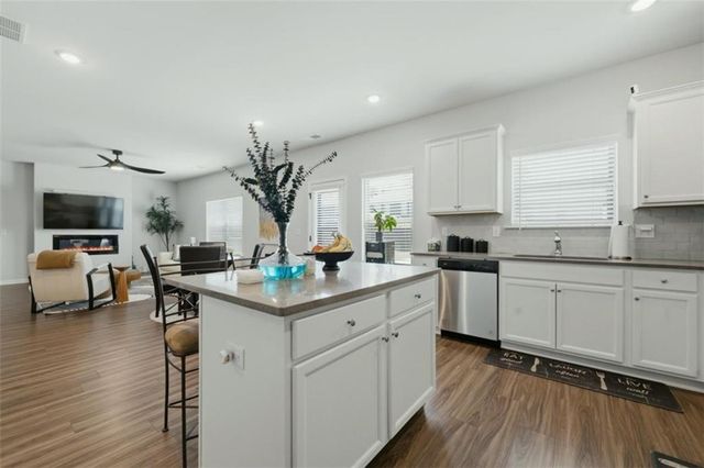 784 Lakehaven Lane, Loganville, GA 30052