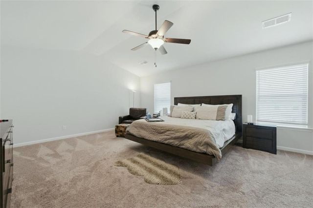 784 Lakehaven Lane, Loganville, GA 30052