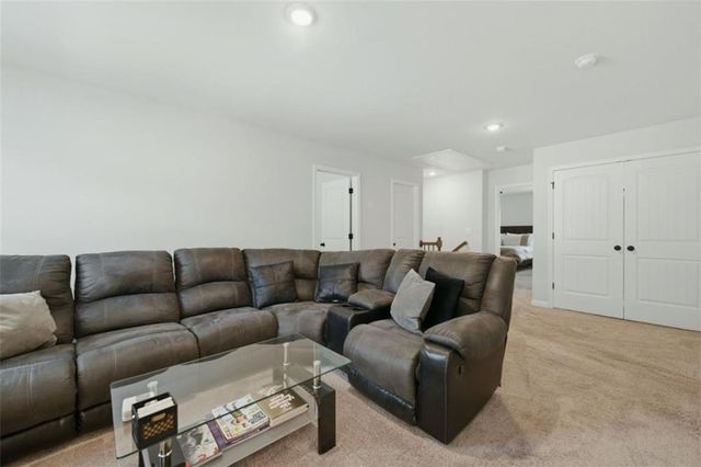 784 Lakehaven Lane, Loganville, GA 30052
