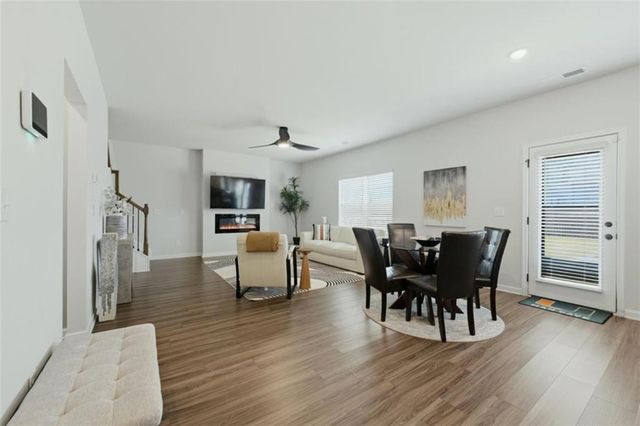 784 Lakehaven Lane, Loganville, GA 30052