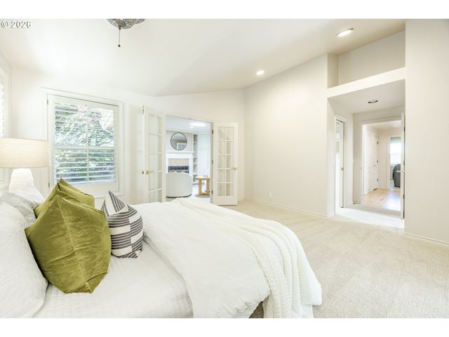 410 SPYGLASS Dr, Eugene, OR 97401