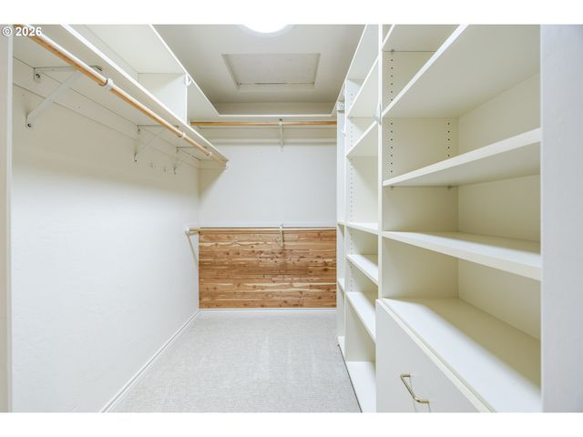 410 SPYGLASS Dr, Eugene, OR 97401